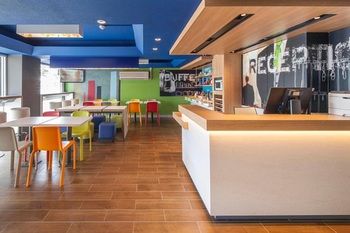 Ibis Budget Dandenong - Lennox Head Accommodation 16