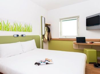 Ibis Budget Dandenong - Lennox Head Accommodation 21