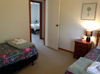 Australian Home Away @ East Doncaster George - Lennox Head Accommodation 5
