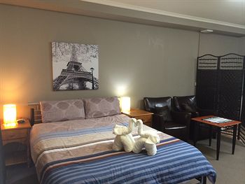 Box Hill Studios At Canterbury Gardens - Lennox Head Accommodation 12