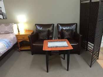 Box Hill Studios At Canterbury Gardens - Lennox Head Accommodation 21