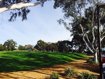 Box Hill Studios At Canterbury Gardens - Lennox Head Accommodation 22