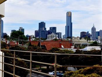 Albert Road Serviced Apartments - Lennox Head Accommodation 6