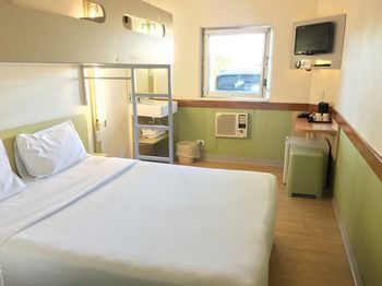 Ibis Budget Campbelltown - Lennox Head Accommodation 7