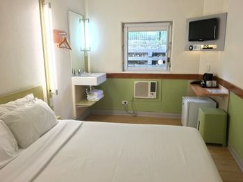 Ibis Budget Campbelltown - Lennox Head Accommodation 10