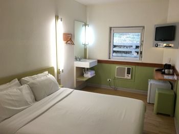 Ibis Budget Campbelltown - Lennox Head Accommodation 11
