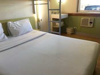 Ibis Budget Campbelltown - Lennox Head Accommodation 12