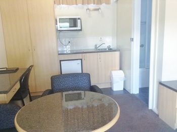 Ashton Townhouse Motel And Suites - Lennox Head Accommodation 4
