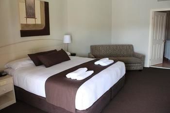 Bowen Inn Motel - Lennox Head Accommodation 1