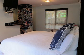 Cherryblossom B&B - Lennox Head Accommodation 33