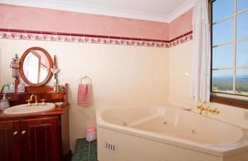 Bimbadeen Mountain Retreat - Lennox Head Accommodation 2