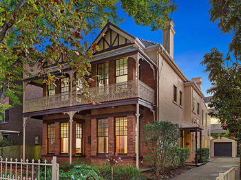 Dalziel Lodge - Lennox Head Accommodation 1