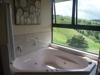 Bald Knob QLD Lennox Head Accommodation