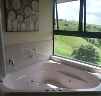 Top of The Hill - Lennox Head Accommodation