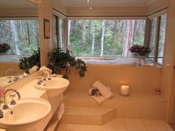 Myers Creek Cascades Luxury Cottages - Lennox Head Accommodation 7