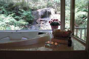 Myers Creek Cascades Luxury Cottages - Lennox Head Accommodation 29