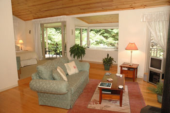 Myers Creek Cascades Luxury Cottages - Lennox Head Accommodation 37