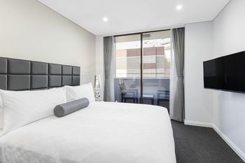 Meriton Serviced Apartments North Sydney - Lennox Head Accommodation 10