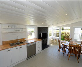 Low Head Pilot Station Accommodation - Lennox Head Accommodation 1