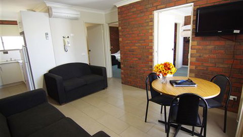 Jacaranda Motel & Holiday Units - Lennox Head Accommodation 1
