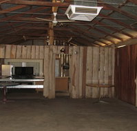 TreeTops Log Cabin - Lennox Head Accommodation