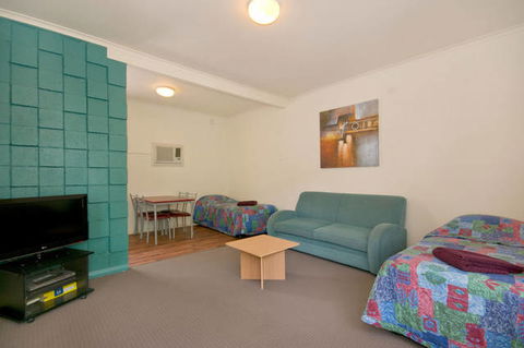 Hello Adelaide Motel + Apartments - Lennox Head Accommodation 2