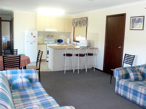 Back O' Bourke Accommodation - Lennox Head Accommodation 0
