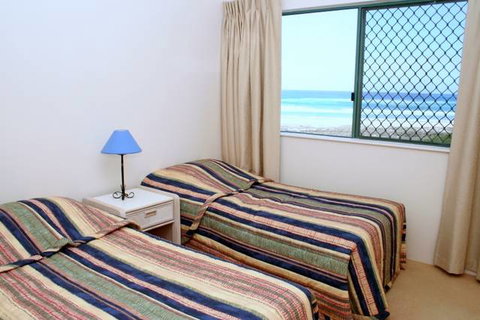 Currumbin Sands Beachfront Apartments - Lennox Head Accommodation 3