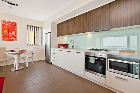 Darwin Waterfront Luxury Suites - Lennox Head Accommodation 3