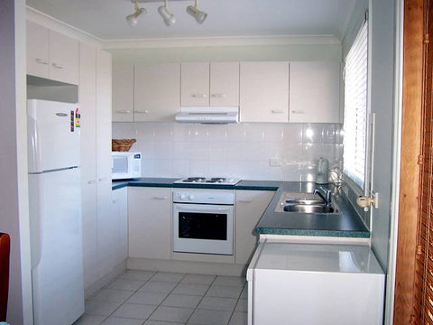 Elm Cottage - Tumut - Lennox Head Accommodation 3