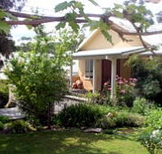 Kemeys Mountain Hideaway - Lennox Head Accommodation