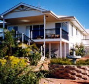 Lovering's Beach Houses - The Whitehouse Emu Bay - Lennox Head Accommodation