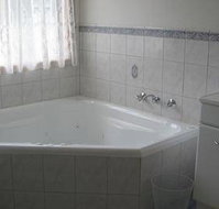 Macburn Self Contained Cottages Dog Friendly - Lennox Head Accommodation