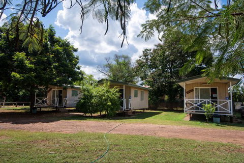 Daly Waters Historic Pub - Lennox Head Accommodation 11