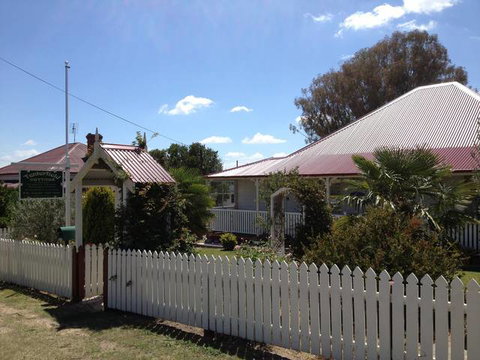 Tenterfield Luxury Historic C1895 Cottage - Lennox Head Accommodation 0