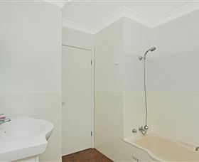 Sandals - Lennox Head Accommodation 2