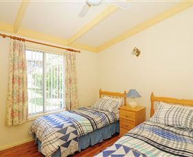 Seaview - Lennox Head Accommodation 5