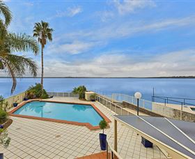 Waterfront Paradise - Lennox Head Accommodation 3