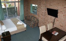 Aspire Alpine Gables And Brumby Bar - Jindabyne - Lennox Head Accommodation 3