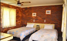 Peter Allen Motor Inn - Tenterfield - Lennox Head Accommodation 2