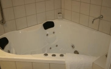 The Charles Robbins - Lennox Head Accommodation 4