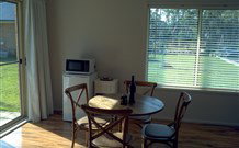 Elm Tree Cottage - Lennox Head Accommodation 1