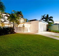 The Waterfront House - Lennox Head Accommodation