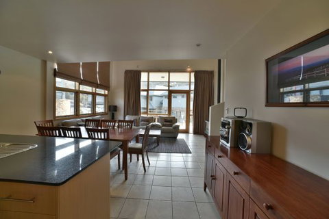 Tomarlin Views 1 - Lennox Head Accommodation 2