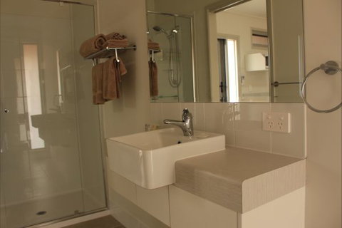 Cooper's Country Lodge - Lennox Head Accommodation 2