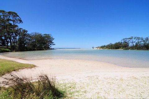 Aqua Leaf Apartment - Lennox Head Accommodation 11