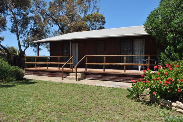 Clinton ACT Lennox Head Accommodation