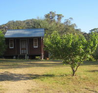 Peach Tree Cabin - Lennox Head Accommodation