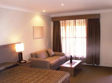 Parkes Int Motor Inn - Lennox Head Accommodation 4