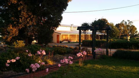 Angas Plains Estate Wines Heritage Suite - Lennox Head Accommodation 3